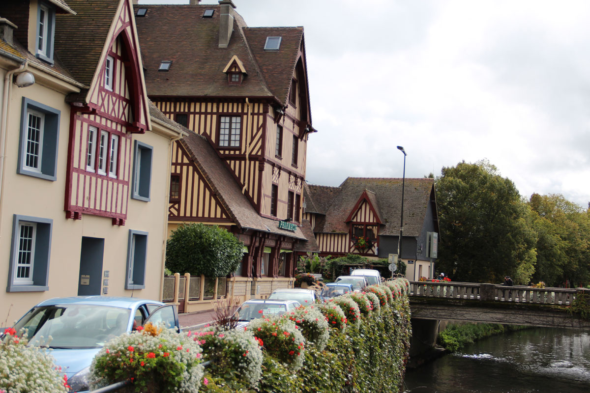 Grandes maisons a encorbellement