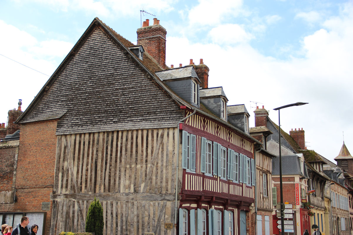 Vieille maison a pan de bois