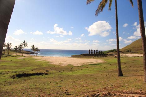 Anakena, sa plage, ses palmiers, ses moais