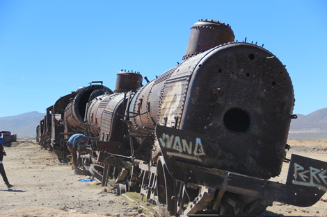 Uyuni cimetiere train loco face