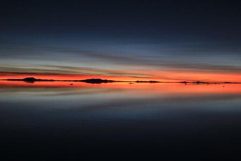 Uyuni sunrise dark