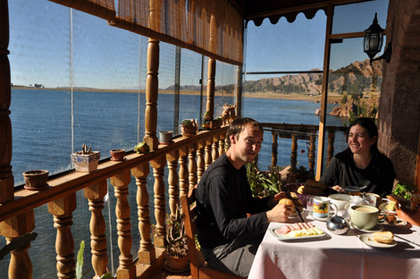 Petit déjeuner en terrasse