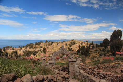 Vue de l'extrêmité sud de Taquile Vue de l'extrêmité sud de Taquile