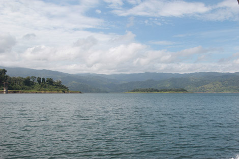 Une vue du lago Arenal