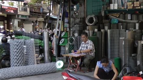 Rue du bricolage à Hanoï