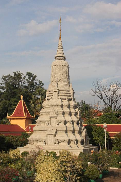 Un stupa monumental et finement travaillé