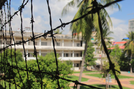 Un grillage barbelé "anti-suicide"