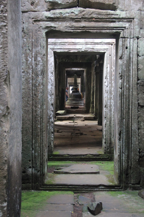 Un temple tout en longueurs