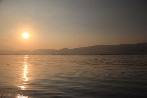 Coucher de soleil sur Inlé