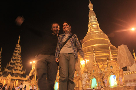 Nous deux devant Shwedagon