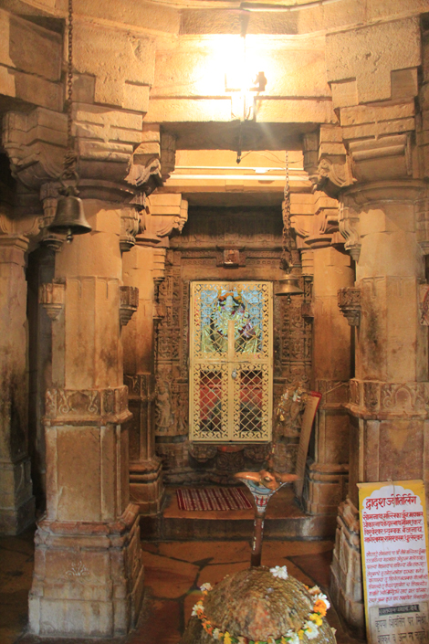 A l'intérieur d'un temple hindouiste