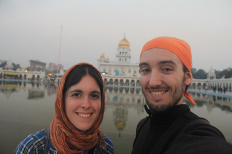 Devant un temple sikh à Delhi