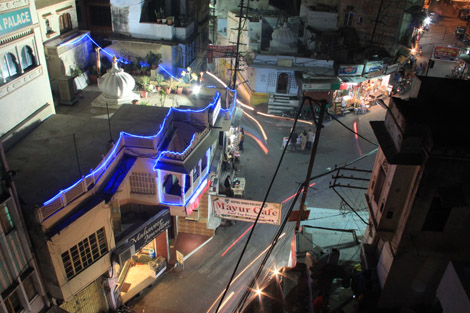 Au pied du temple, la rue du tournage d'Octopussy