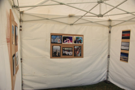 Stand photo